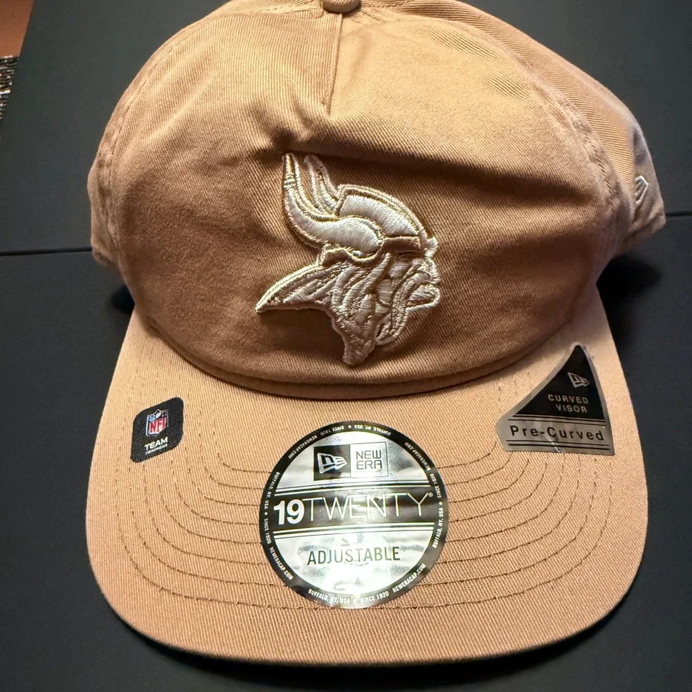 New Era Minnesota Vikings Hat Mens OSFM Tan NEW 19TWENTY Adjustable NFL Snapback